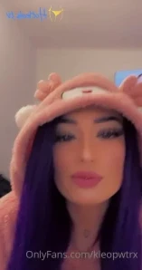 Kleopwtrx - Si supieras lo apretadito que tengo el coño ahora