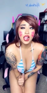 Veronicarae - Learning new hot ways to pose on chairs