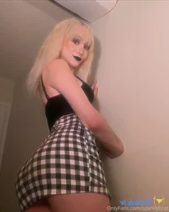 Spxrklybrat - would u suck my girl cock or bend over