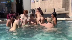 Aliceoncamfree - the next bundle with include this OLDS CHOOL squirt