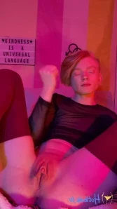 Pawprintprince - My first proper foot video with redbecomesyou I also
