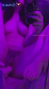 Ashemaree - wanna help me out of these clothes