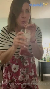 Worldclasskitty - It s a bootyful day