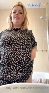 Alicelovegood - Imagine I m sucking your cock Where are you cumming 