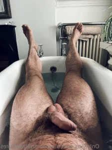 Aussiemanadventures - Will be doing a shower live very shortly