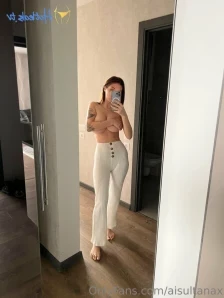 Aisultanax - Do you want to look in my shower I do very nice things in