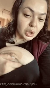 Miabigtits - I need you massaging my breasts