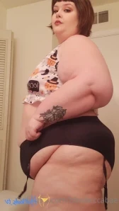 Bbwbeccabae - Sometimes I forget how round I actually am