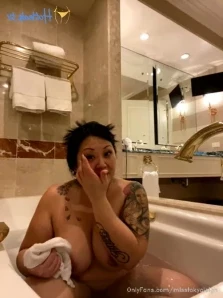 Misstokyoleigh - I want to send a huge shoutout to my girl 6ft and