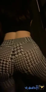Ultrathot - Stretching Rate my arch