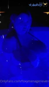 Foxymenagerieverre - Here s another sneak peek at my new topless video