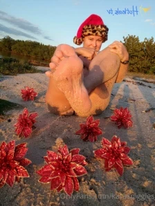Karaspiggies - I was chilling at the beach by myself today collecting