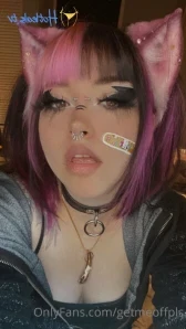 Getmeoffpls - Do you want to see me strip down out of this outfit baby
