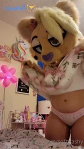 Softtrashy - Would you guys like me to take some pics in the fursuit