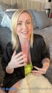 Thekatykat - Ask Me Anything How to Date