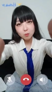 Bellaxbunbun - Would you let Komi-san sit on your face tonight NEW