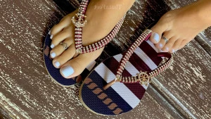 Thatafeet - Unhas pretinhas