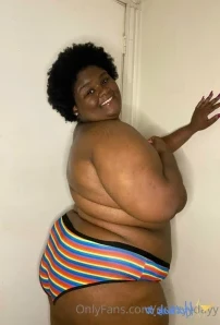 Drizzyydayy - Can I jiggle these in your face