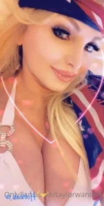 Taylorwane69 - My nipples are hard and my breasts exposed