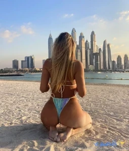 Vanessa__mariposa - It s hot but also cold outside