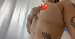 Extraroxy - See the full vids on babyyroxy its 80 off rn