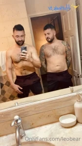 Leobear - Watch where you re putting those fingers boy
