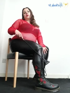 Kikkaj - Clip my big bottom being covered in those tights tease bbw