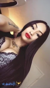 Spanishmamixox - Boobs or Ass Tell me what you like 