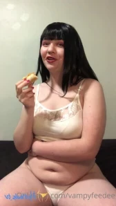 Vampyfeedee - Feeling sooo deliciously plump