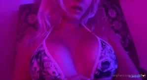 Tali_kaitlyn - feeling playful want to see how playful