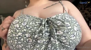 Lexsbellpepper - Who wants the full video of me sucking the nut out