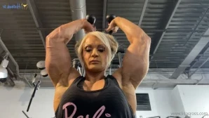 Lisaxxxcross - coming in everyday Nice cheat meal today fill those