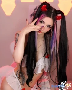 Alyrifree - https onlyfans com alyri Closing down my free page New part 4