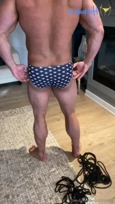 Sammybuns - First hour of cardio after all that food for christmas part 1