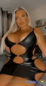 Victorialilyx - 1 or 2