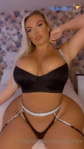Victorialilyx - https onlyfans com 748094403 victorialilyx