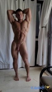 Hotmuscles6t9 - Showing off my ass and flexing