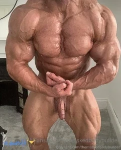 Themaskedbodybuilder - Who wants a Skype Just 75 today only Plus 25 of