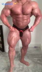 Themaskedbodybuilder - Ggggrrrrr feeling pumped and horny
