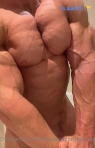 Themaskedbodybuilder - Flex flex flex Huge number of inbox messages I