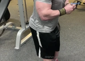 Themaskedbodybuilder - Long afternoon filming for you guys here is a