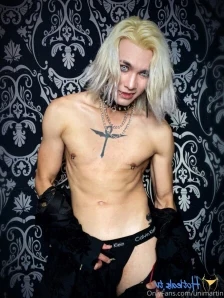 Unimartin - Can you handle a Vampire Queen tonight This custom