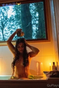 Guplays - Que linda esta la noche para un bailecito en el Caño