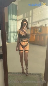 Tanyamodel - We start on the floor and move smoothly to the bed