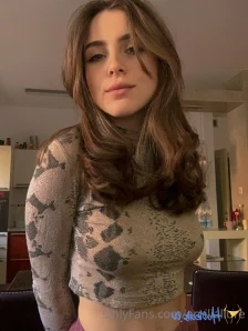 Emiliallure - hey you you re gonna kick ass today don t sweat the