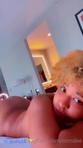 Otmdee - Yall want us to Go Live Tonight hhoneyyberry also go buy our