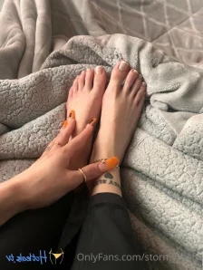 Stormy_nsfw - My toes are so cute hehe