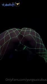 Yungsuccubus - Do you like this position