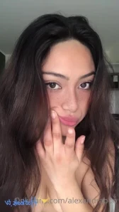 Alexandraboo - Swipe for a close up