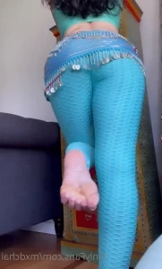 Mxdchai - Watch me take off my slippers to show off my smooth soles